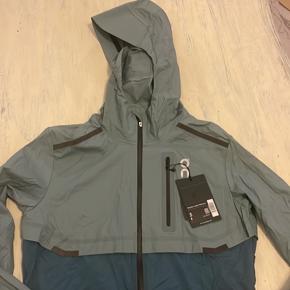 On Running Weather Jacket - Picture 2 of 6